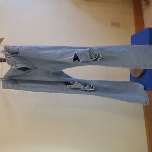 Wide-leg distressed jeans